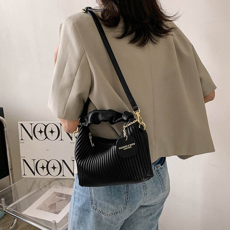 Sac à Main Plissé Chic avec Poignée Froncée – Élégance Moderne et Tendance - JOLYUP